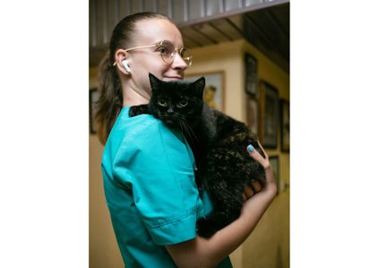 Дивовижна дівчинка з нетерпінням чекає на свою людину 😻