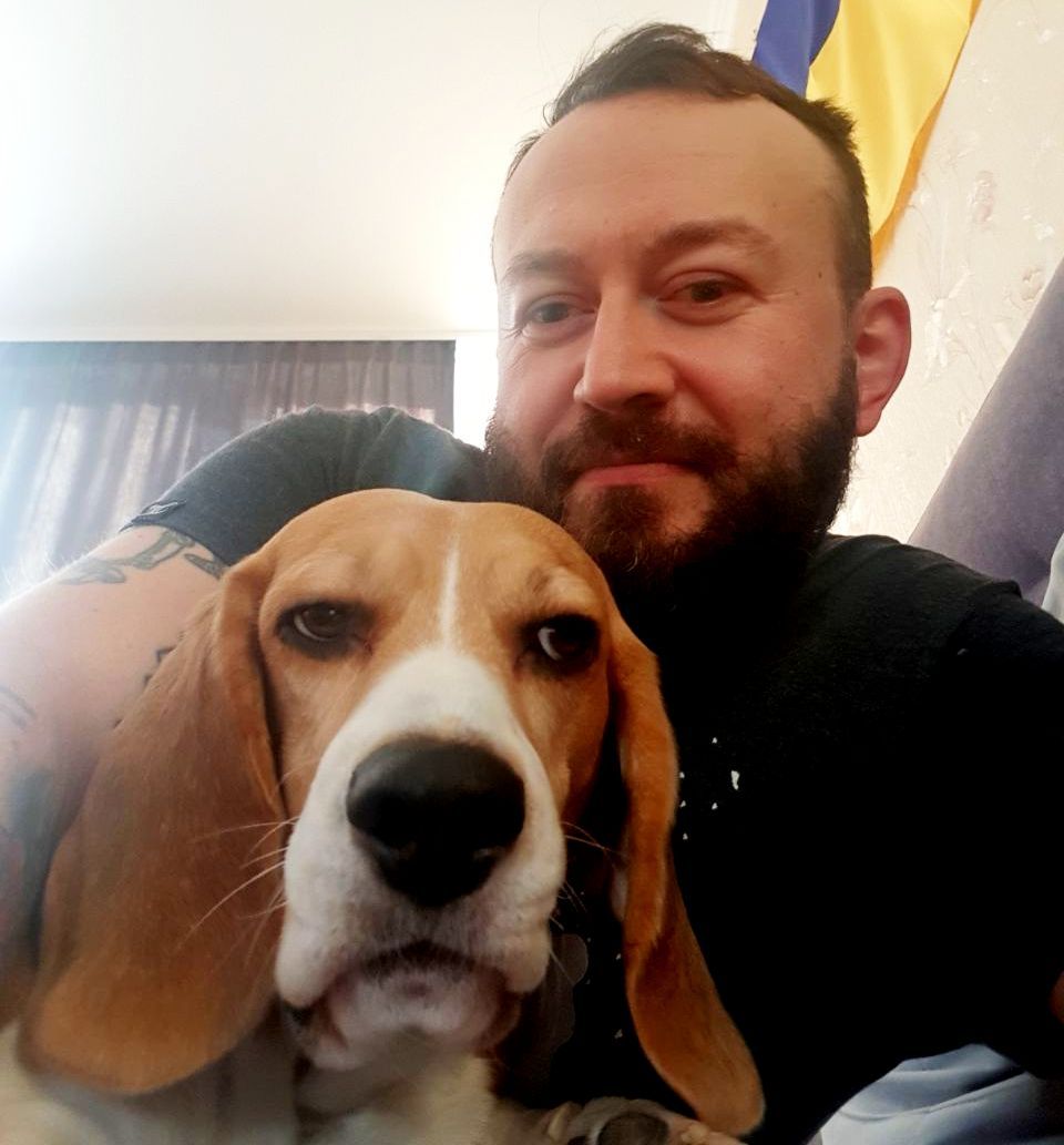 Бігль 4 роки. Тяжко хворий військовий прилаштовує