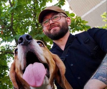 Бігль 4 роки. Тяжко хворий військовий прилаштовує