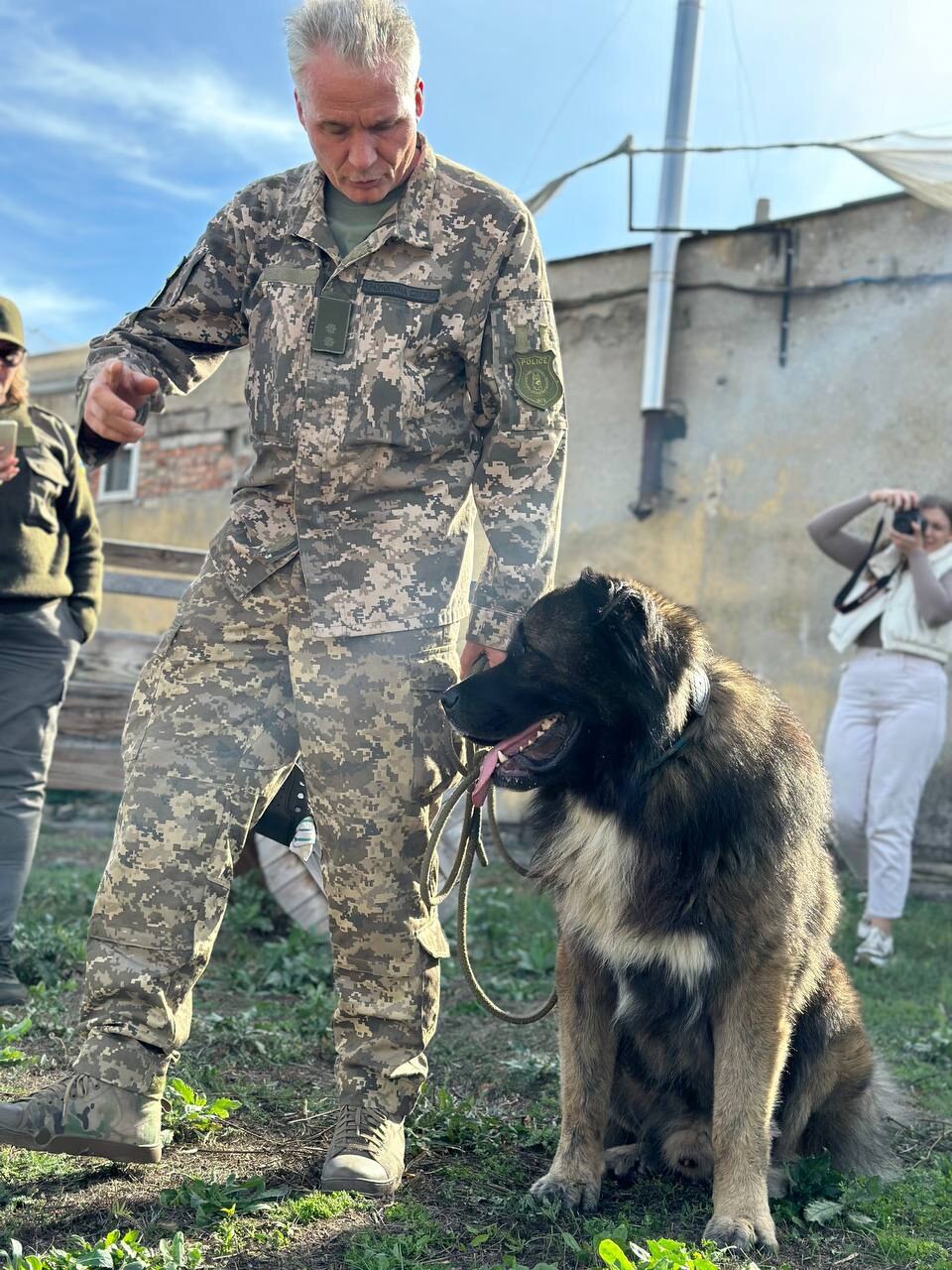 Дресировка собак. Школа службового собаківництва(МГБ)