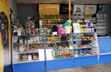 Ветеринарна аптека та зоомагазин Крила, лапи, хвіст